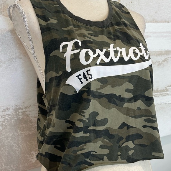 F45 Cropped Sleeveless Tee muscle camo tank FOXTROT - Picture 2 of 4